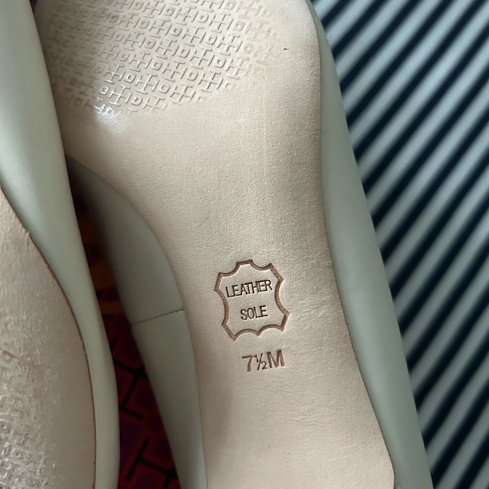 TORY BURCH ELIZABETH 40MM PUMP HEEL - Picture 7 of 9